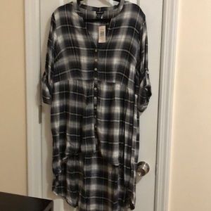 Torrid High Low Black and White Plaid Top